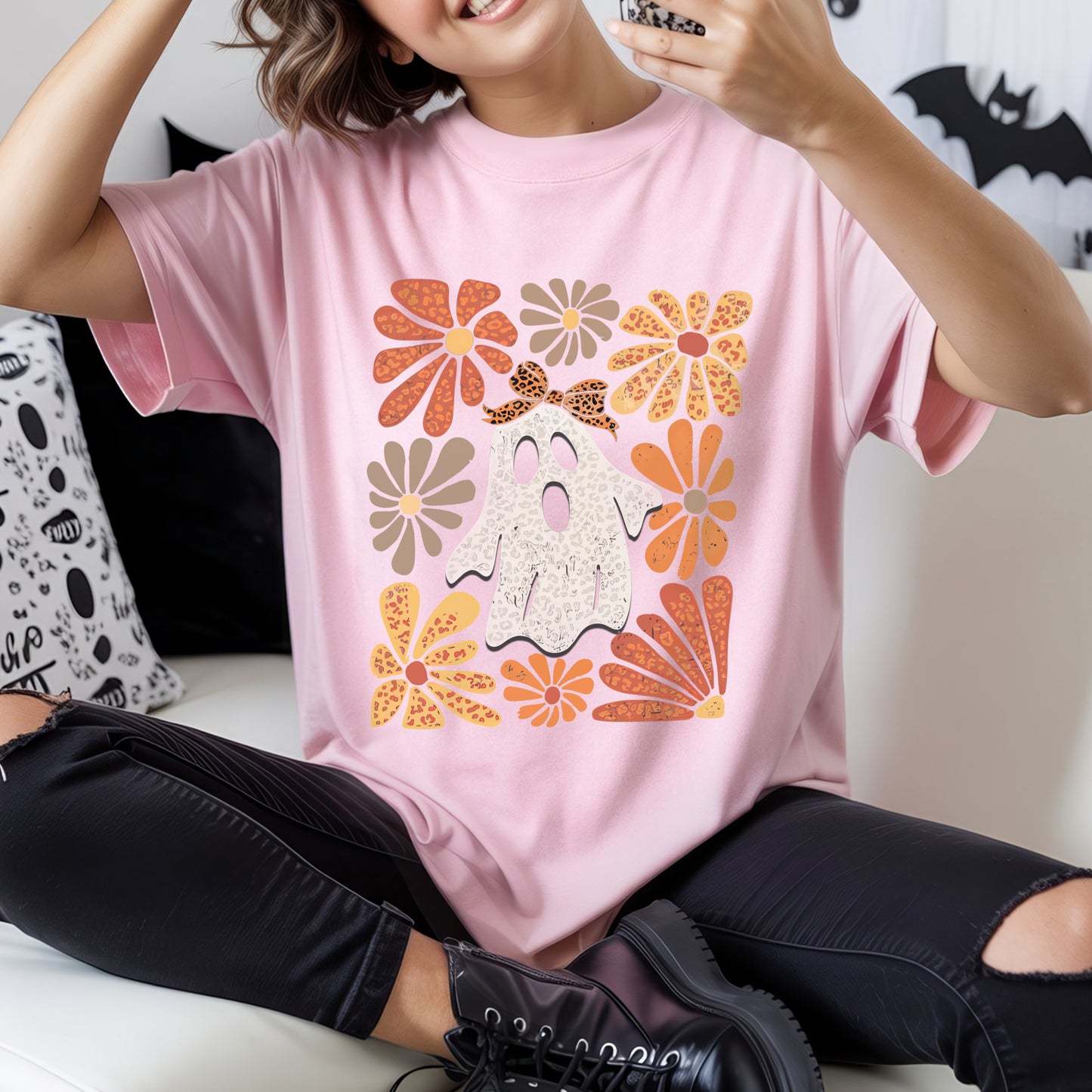 Retro Floral Ghost Leopard Bow Halloween T-Shirt Vintage Autumn Boho Spooky Cute Fall Tee
