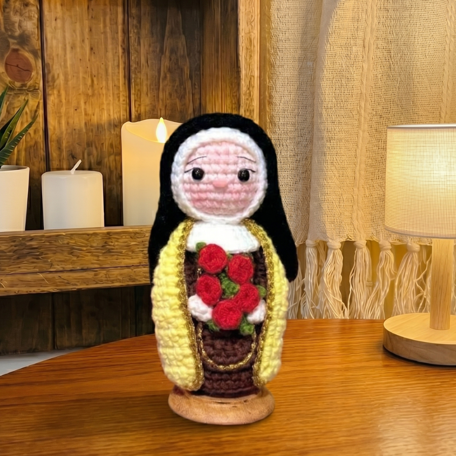 🔥 LIMITED TIME OFFER - Catholic Mini Crochet Dolls Collection – Handmade 4.8 Inch with Wooden Base