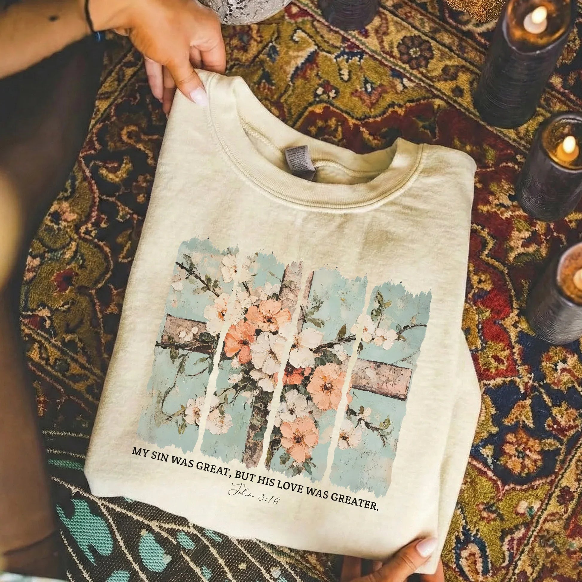 [COMFORT T-SHIRT] My Sin Was Great, His Love Was Greater - Faith Floral - Faith Guided Life