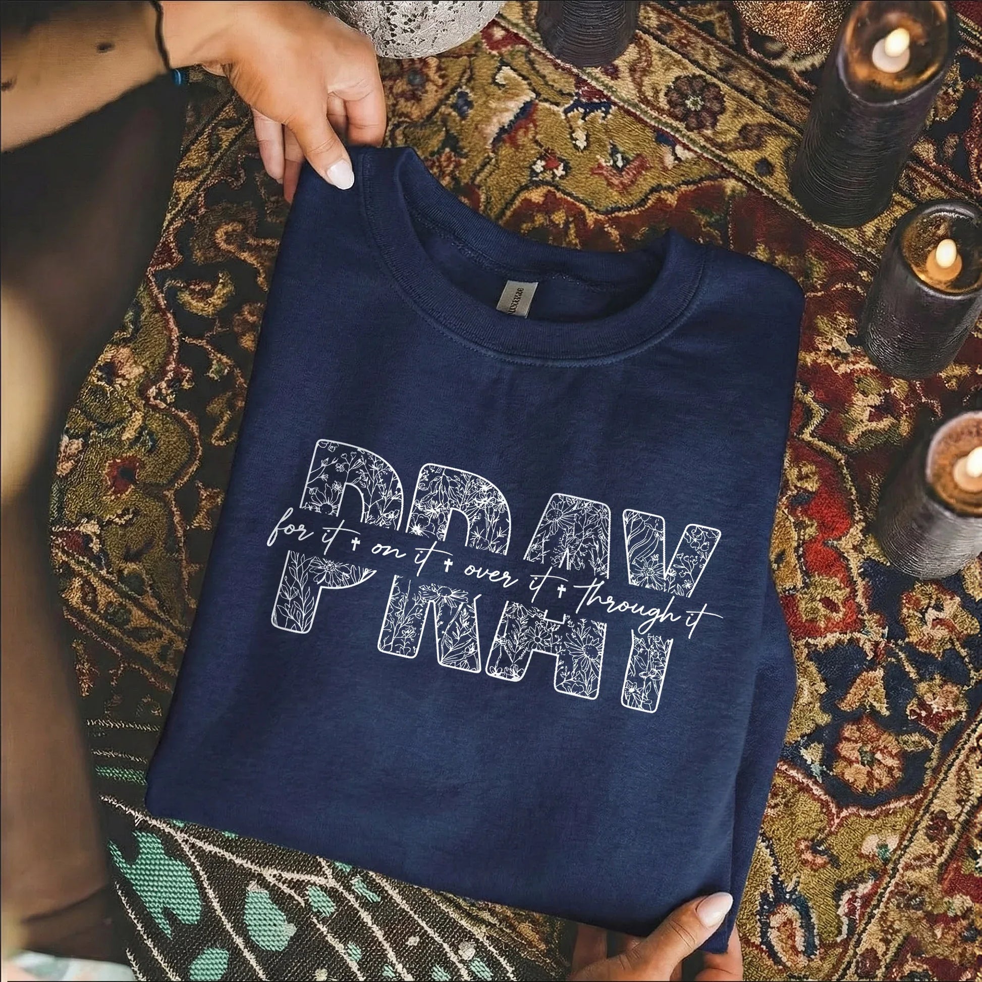 [COMFORT T-SHIRT] Pray Over It – Faith Floral - Faith Guided Life