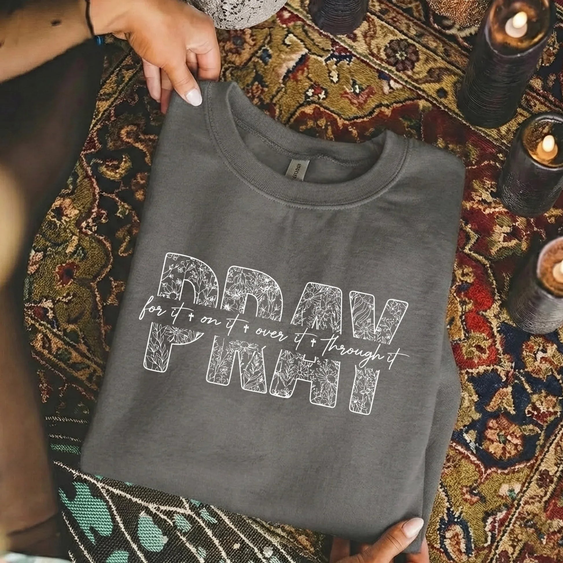 [COMFORT T-SHIRT] Pray Over It – Faith Floral - Faith Guided Life