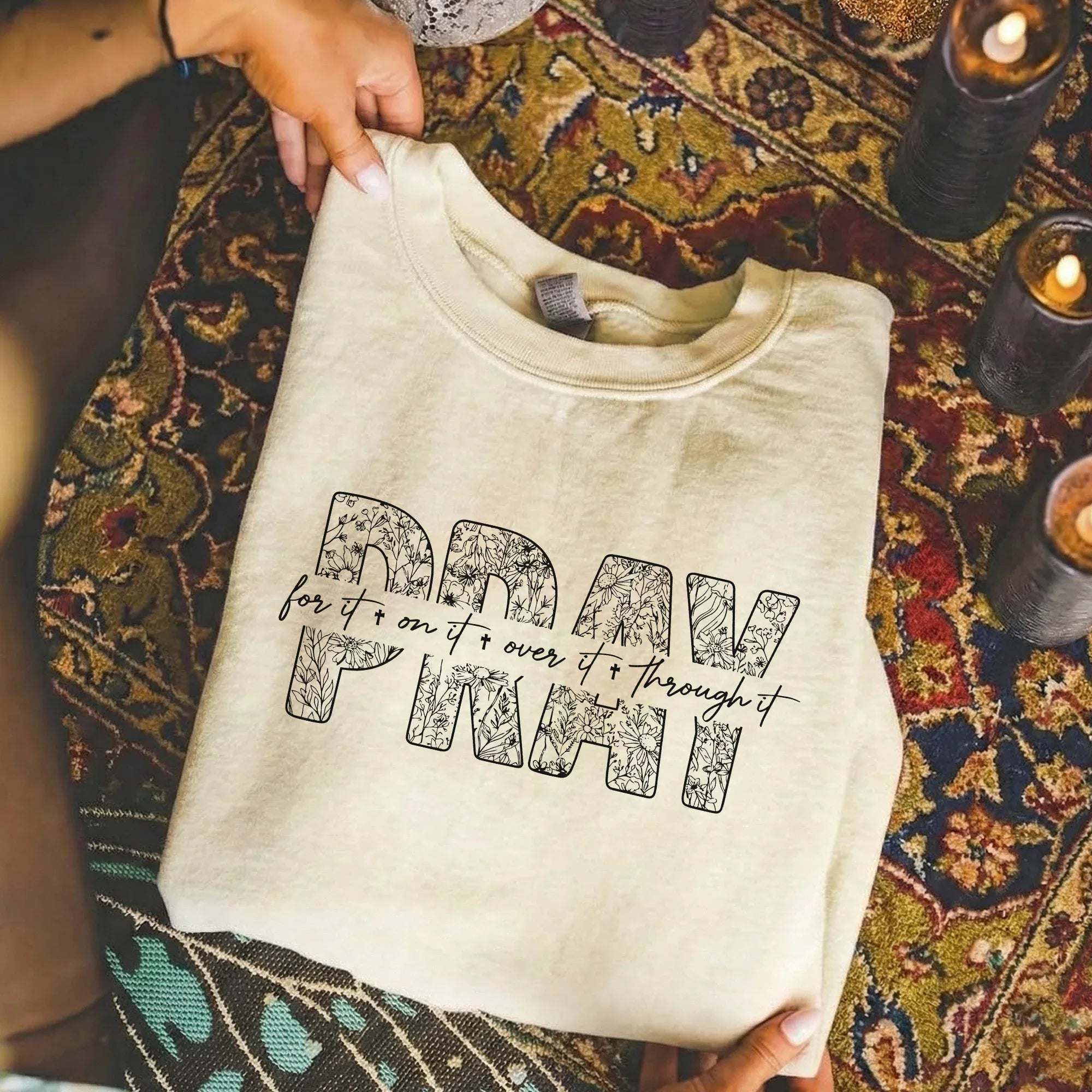 [COMFORT T-SHIRT] Pray Over It – Faith Floral - Faith Guided Life