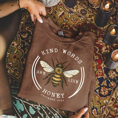 Christian Bee Circle Graphic – Wild Animals – Unisex Tshirt / Hoodie / Sweatshirt